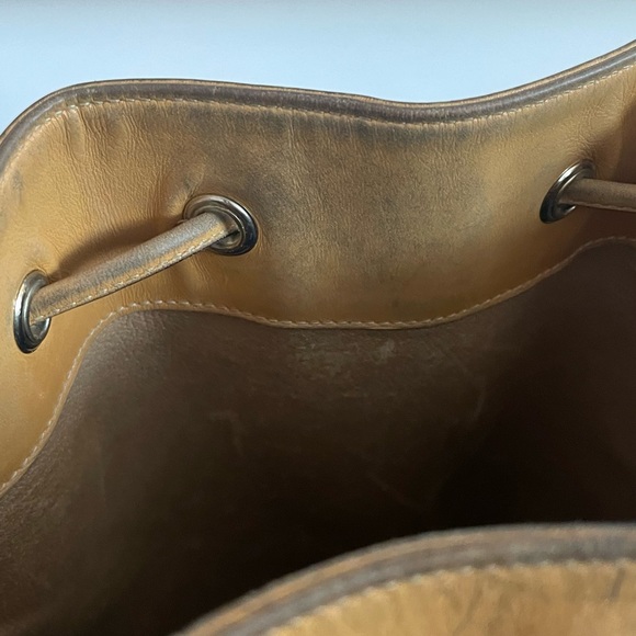 Authentic Gucci Vintage White Monogram Canvas Drawstring Bucket Bag - Picture 14 of 16